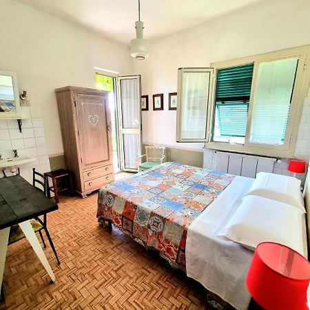 Casa Cambini Bed and Breakfast Marina di Massa Eksteriør billede