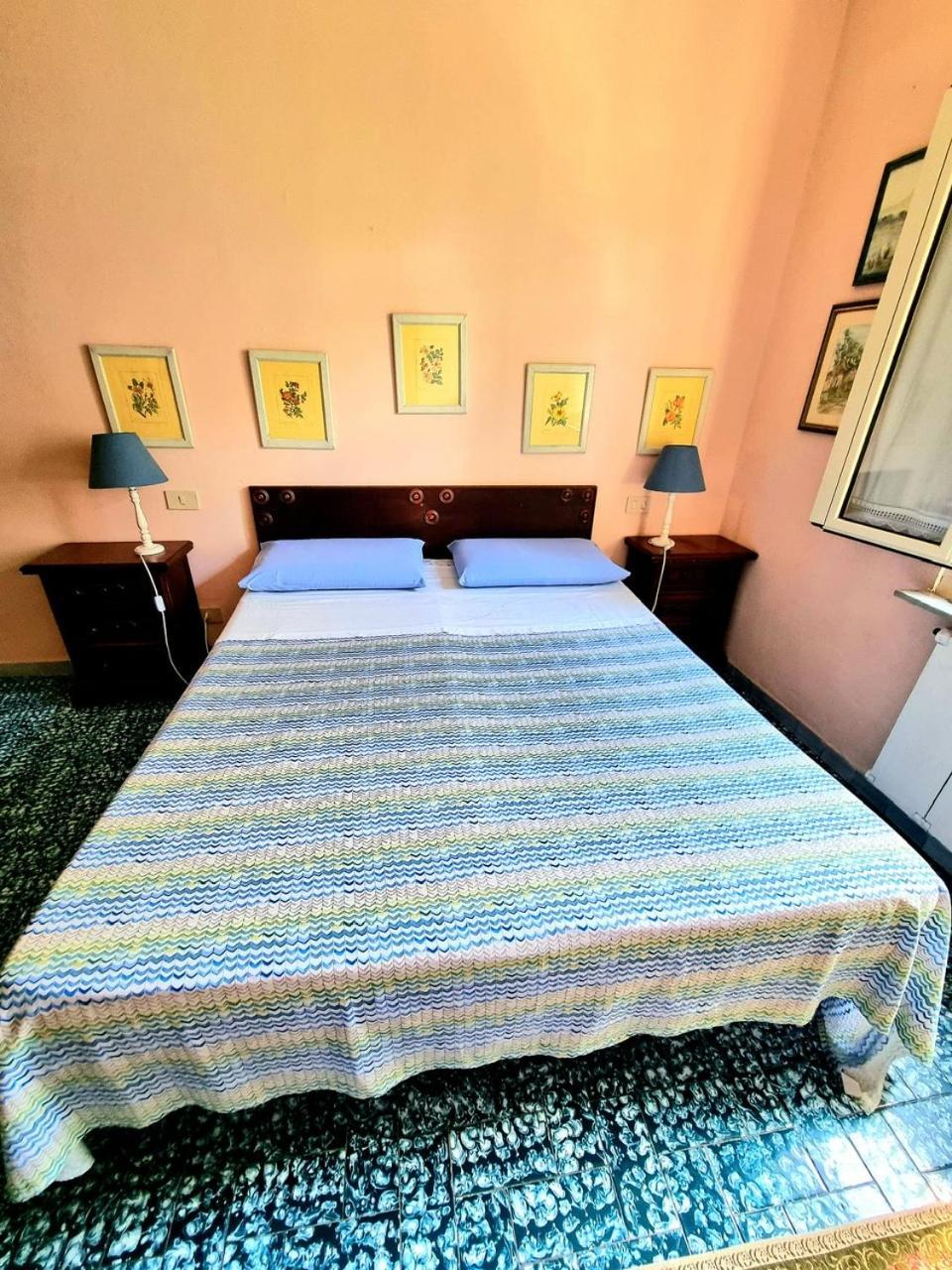 Casa Cambini Bed and Breakfast Marina di Massa Eksteriør billede
